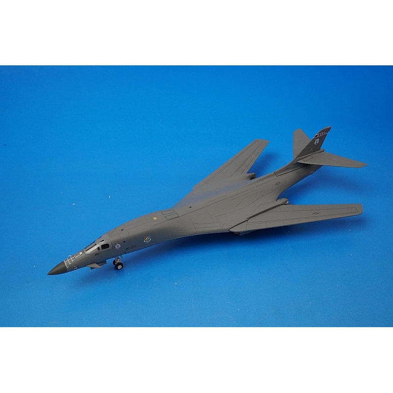 1:200 B-1B USAF 184th Bomber Wing 127th Bomber Squadron McConnell Base 559263 Herpa