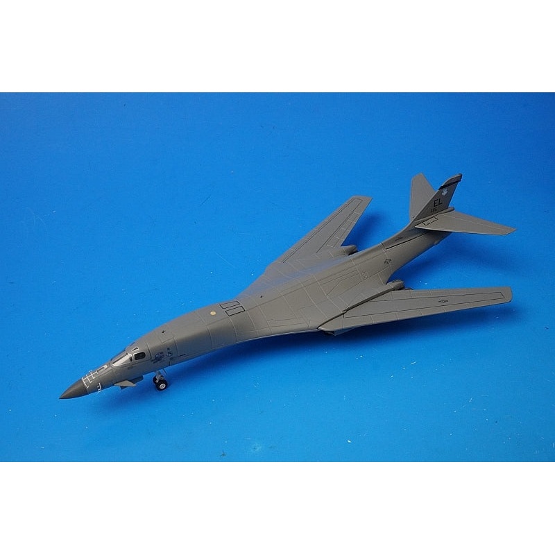 1:200 B-1B Lancer USAF 34th Bomb Wing Thunderbirds Ellsworth Air Force Base #86-0115 558679 Herpa