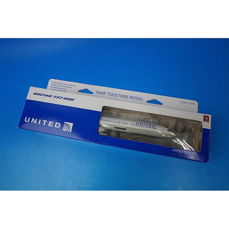 1:200 B737-800 United N76519 4487 Hogan airplane model