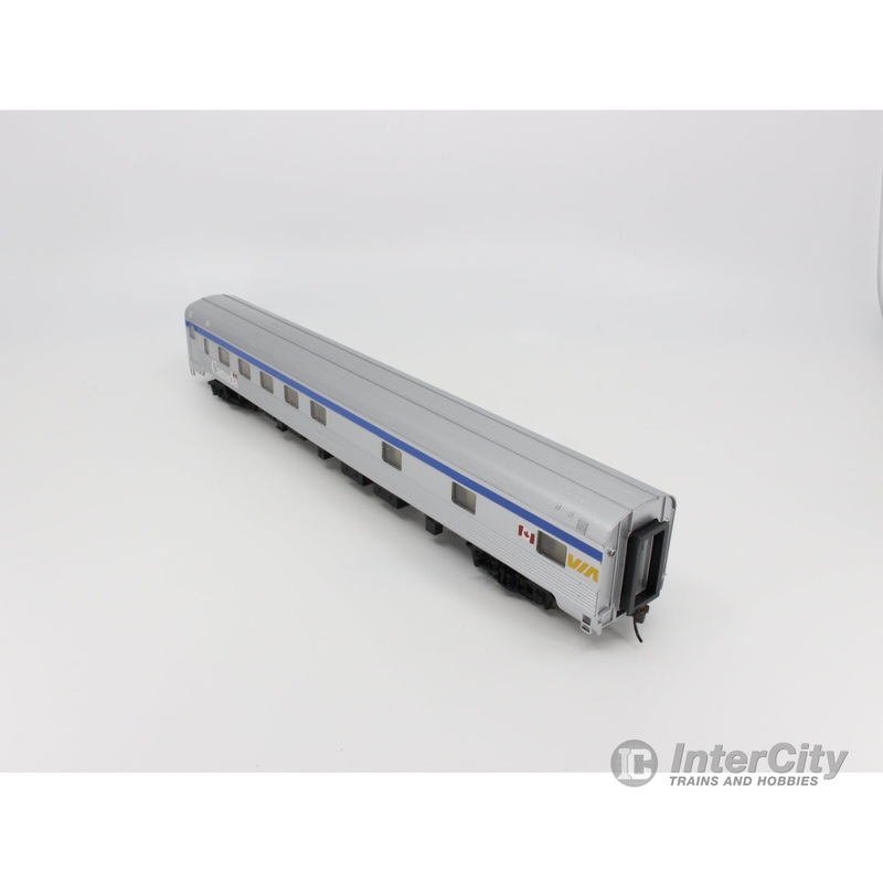 Walthers 932-16341 HO 85' Budd 10-6 Sleeper Passenger Car Via Rail (VIA)