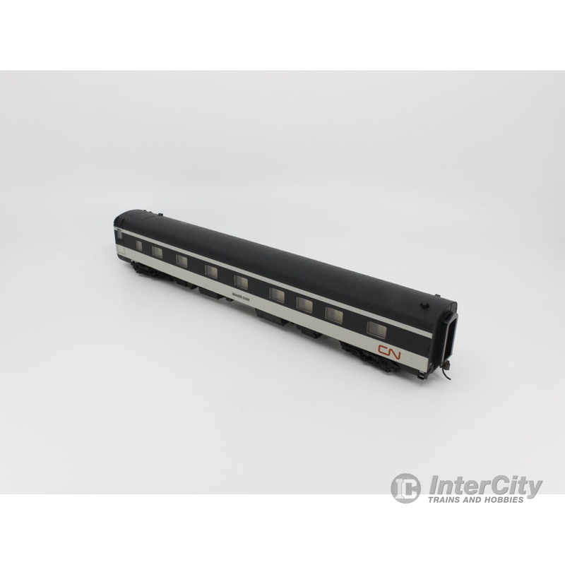 Walthers 932-16703 HO Pullman-Standard 4-4-2 Sleeper Passenger Car Canadian National (CN) (2)