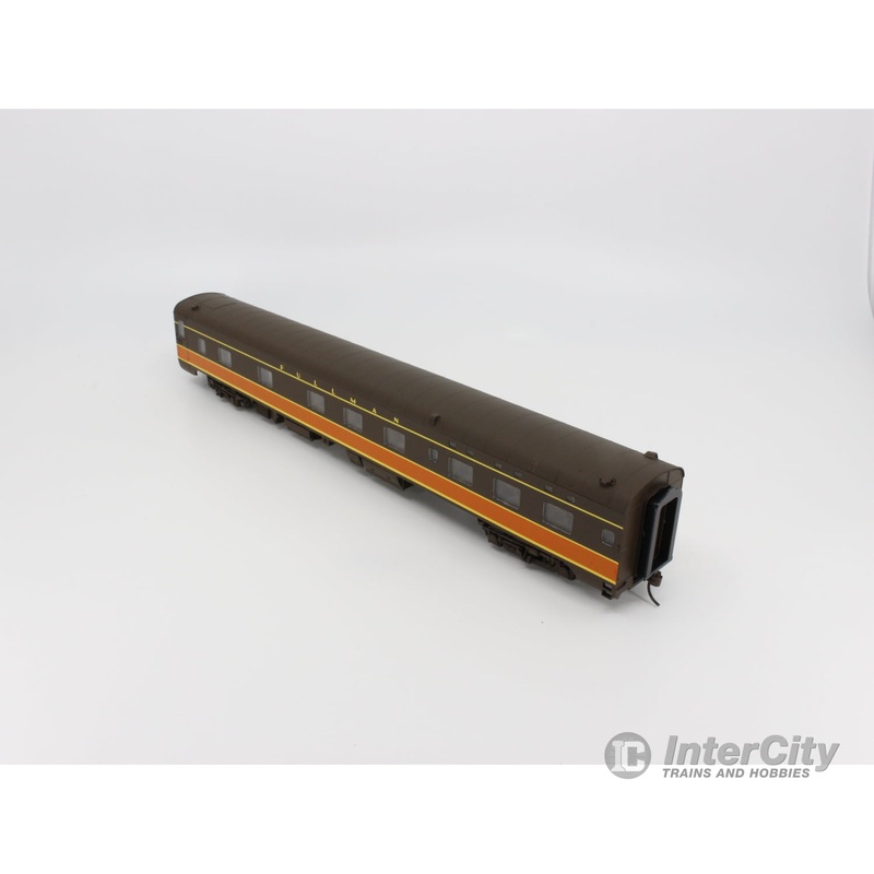 Walthers 932-16723 HO Pullman-Standard 6-6-4 Sleeper Passenger Car Illinois Central (IC)