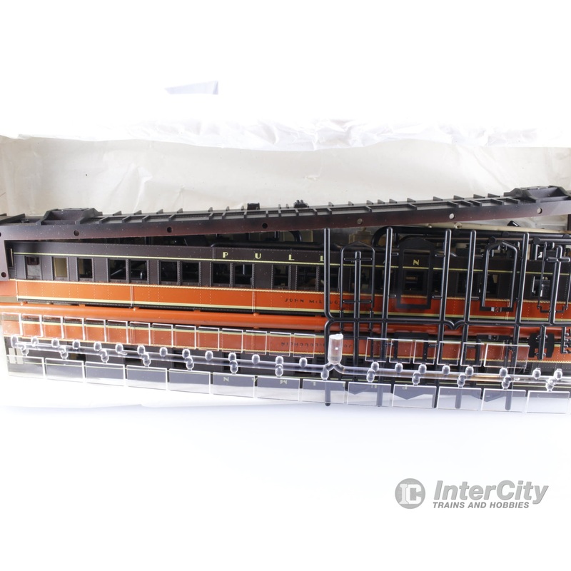 Branchline Trains 5043 HO 8-1-2 Pullman Sleeper Illinois Central (IC) NA