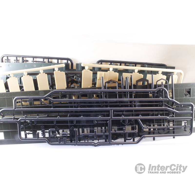 Branchline Trains 5234 HO 10-1-2 Pullman Sleeper Illinois Central (IC) NA