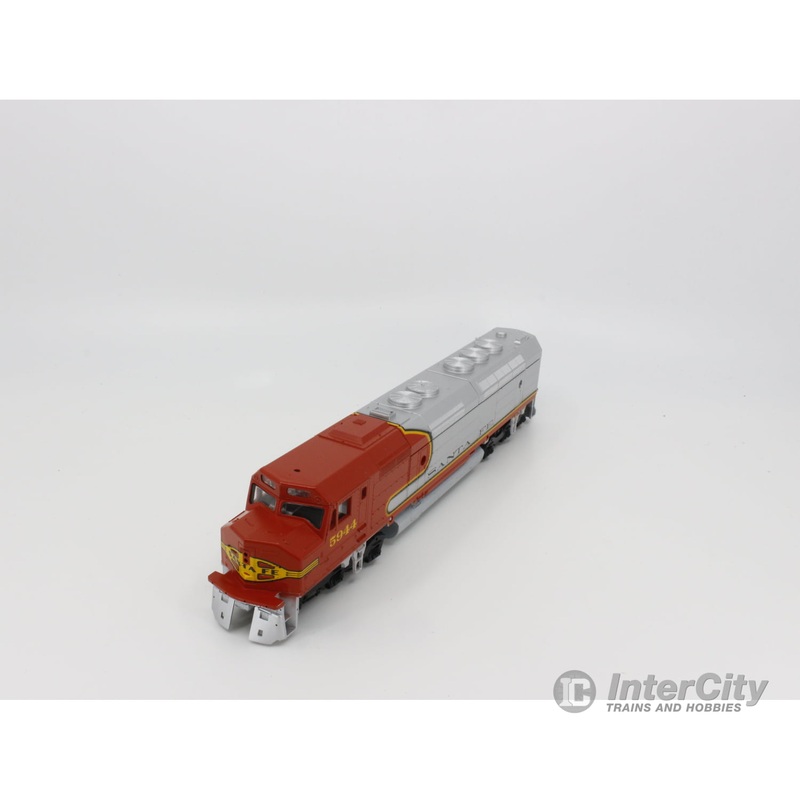 Athearn 3621 HO FP45 Powered Locomotive Santa Fe (SF) 5944 Analog DC